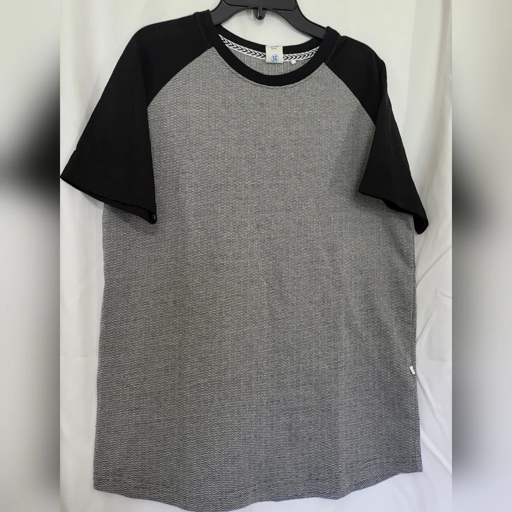 Sovereign‎ Code Boys 100% Cotton Black & Gray Colorblock Shirt Size XL (18-20)
